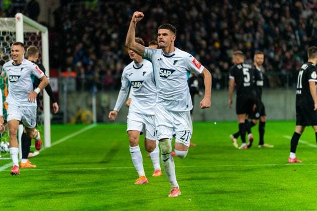 Goal for 1 1 Grischa Proemel TSG 1899 Hoffenheim, 06 , Albian Hajdari TSG 1899 Hoffenheim, 21 cheers, GER, FC St Pauli vs TSG 1899 Hoffenheim, Football, DFB Pokal, 2 Round, Season 2025 2026, 28 10 2025 DFL REGULATES PROHIBIT ANY USE OF PHOTOGRAPHS AS IMAGE SEQUENCES AND OR QUASI VIDEO GER, FC St Pauli vs TSG 1899 Hoffenheim, Football, DFB Pokal, 2nd round, 2025 2026 season, 28 10 2025 Hamburg Copyright: xEibner-Pressefoto MaxxVincenx EP_MVN