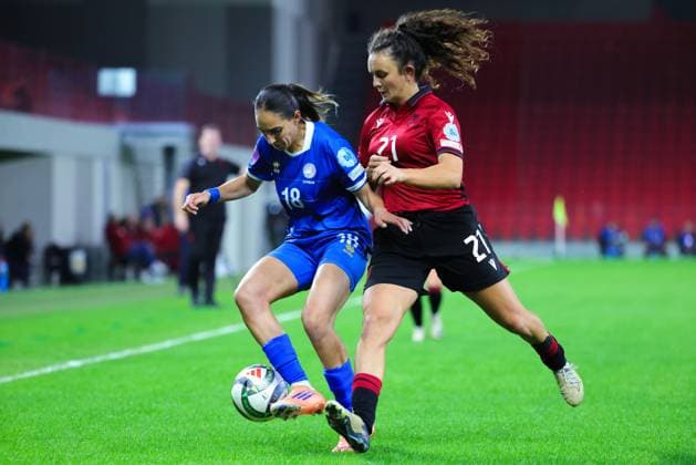 October 28, 2025, Tirana, Tirana, Albania: Eirini Michail of Cyprus in action against Alma Hila of Albania during their FIFA Women s World Cup 2027 Promotion Relegation play-off match Albania vs Cyprus at Air Albania Stadium in Tirana, Albania on 28 October 2025. Tirana Albania - ZUMAb266 20251028_zip_b266_027 Copyright: xArmandoxBabanix