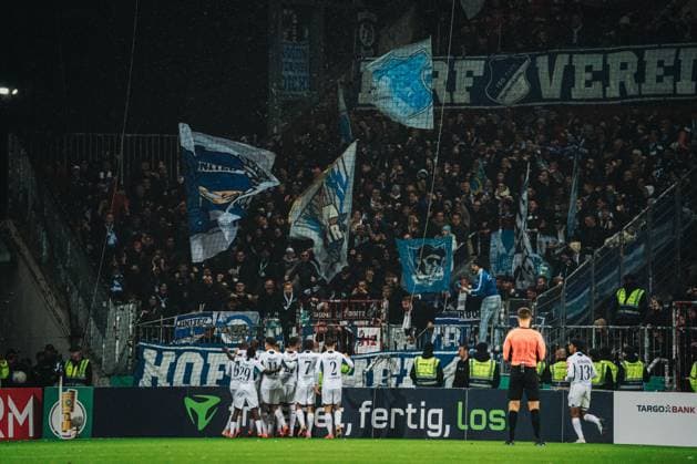 DFB Pokal St Pauli vs TSG Hoffenheim, 28 10 2025 HAMBURG, GERMANY OCTOBER 28 celebrating, goal 1 1 TSG Hoffenheim during the DFB Pokal match between DFB Pokal St Pauli vs TSG Hoffenheim at Millerntor Stadion on round 2 of the DFB Pokal on October 28, 2025 in Hamburg, Germany DFL REGULATIONS PROHIBIT ANY USE OF PHOTOGRAPHS AS IMAGE SEQUENCES AND OR QUASI VIDEO Copyright: xBEAUTIFULxSPORTS Tonhäuserx