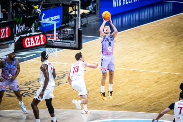 Basketball Berlin 28 10 2025 Season 2025 2026 Basketball Champions League BCL Alba Berlin ERA Basketball Nymburk Martin Hermannsson Alba Berlin, No 15