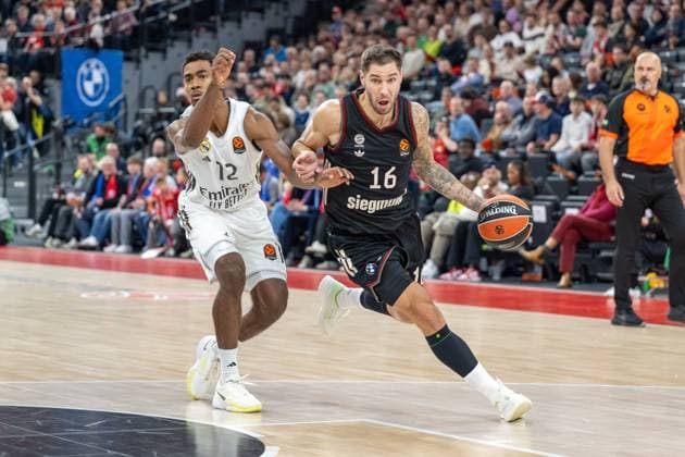 Theo Maledon 12 Real Madrid in a duel with Stefan Jovic 16 FC Bayern Basketball , FC Bayern Basketball vs Real Madrid, EuroLeague 7 Matchday, 28 10 2025 Munich Bavaria Germany Copyright: xkolbert-press UlrichxGamelx
