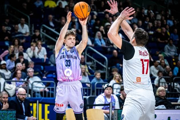 Basketball Berlin 28 10 2025 Season 2025 2026 Basketball Champions League BCL Alba Berlin ERA Basketball Nymburk bennet Hundt Alba Berlin, No 33 Jaromir Bohacik Nymburg, No 17