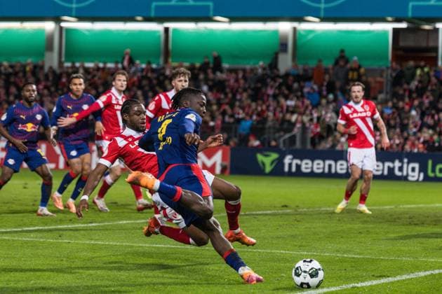 GER, DFB Pokal, 2nd round, FC Energie Cottbus RB Leipzig 28 10 2025, LEAG Energie Stadion, Cottbus, GER, DFB Pokal, 2nd round, FC Energie Cottbus RB Leipzig Johan Bakayoko RB Leipzig 9 Â nordphotoxGmbHxx xAlexanderxTrienitz nph00051