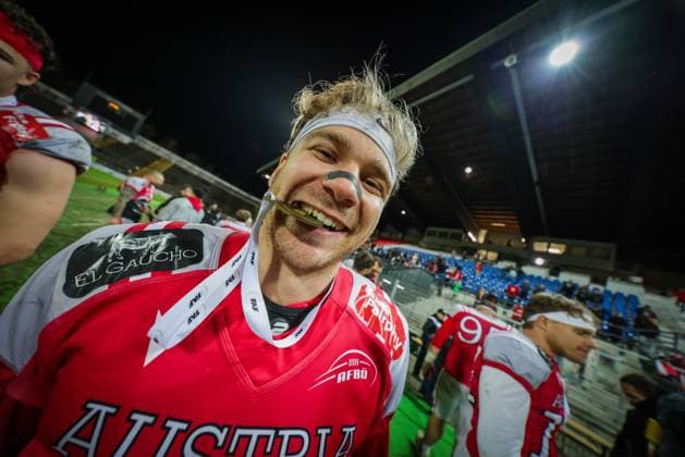 AMERICAN FOOTBALL - IFAF EC, AUT vs FIN KREFELD,GERMANY,28.OCT.25 - AMERICAN FOOTBALL - IFAF European Championship, EM, Europameisterschaft gold medal game, final, Austria vs Finland. Image shows the rejoicing of Paul Schachner (AUT).  GEPAxpictures xDavidxBitzan