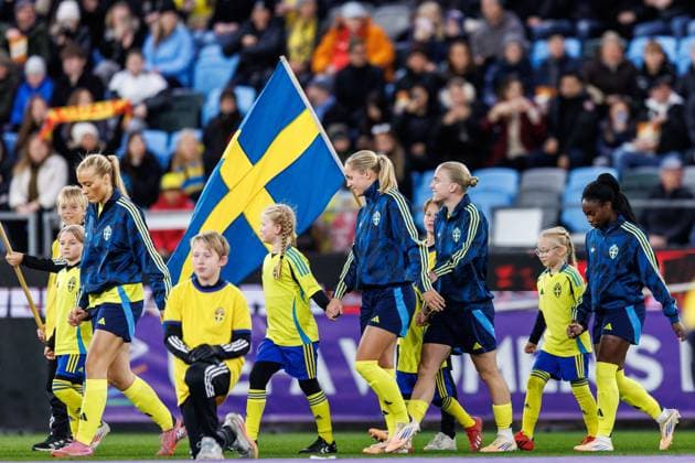 251028 Smilla Holmberg, Hanna Lundkvist, Anna Sandberg and Monica Jusu Bah of Sweden ahead of the Women s Nations League semifinal between Sweden and Spain on October 28, 2025 in Gothenburg Photo Michael Erichsen BILDBYRAN COP 89 MI0896 bbeng dam football fotboll fotboll nations league semifinal semifinals soccer spain spanien sverige sweden uefa womens nations league  Copyright: MICHAELxERICHSEN BB251028MI103