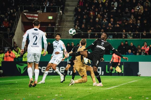 DFB Pokal St Pauli vs TSG Hoffenheim, 28 10 2025 HAMBURG, GERMANY OCTOBER 28 Abdoulie Ceesay FC St Pauli, 9 with the ball during the DFB Pokal match between DFB Pokal St Pauli vs TSG Hoffenheim at Millerntor Stadion on round 2 of the DFB Pokal on October 28, 2025 in Hamburg, Germany DFL REGULATIONS PROHIBIT ANY USE OF PHOTOGRAPHS AS IMAGE SEQUENCES AND OR QUASI VIDEO Copyright: xBEAUTIFULxSPORTS Tonhäuserx