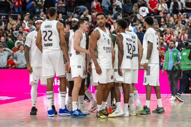 Real Madrid players are disappointed, FC Bayern Basketball vs Real Madrid, EuroLeague 7 Matchday, 28 10 2025 Munich Bavaria Germany Copyright: xkolbert-press UlrichxGamelx