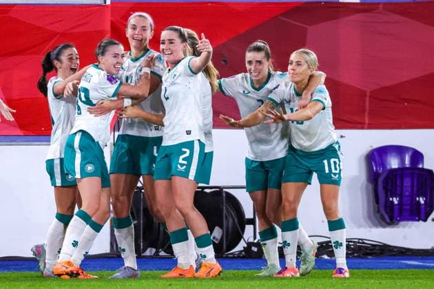 251028 BELGIUM VS IRELAND Irish players celebrating the goal of Abbie Larkin (19) of Ireland (2-1) during a female soccer match between women™s national teams of Belgium, called Red Flames and Ireland, 2025-2026 season of UEFA Women™s Nations League Promotion relegation play-off , on Tuesday 28 October 2025, in Leuven, BELGIUM . PHOTO SPORTPIX Sevil OKTEM LEUVEN DEN DREEF Vlaams-Brabant Belgium  Copyright: xSportpix.bex xSevilxOktemxSevilxOktemx