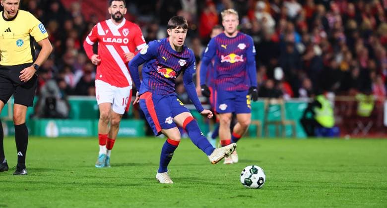 Cottbus RB Leipzig DFB Pokal Cottbus, 28 10 2025, Stadion der Freundschaft, DFB Pokal, Round 2 , FC Energie Cottbus vs RB Leipzig , In the picture Andrija Maksimovic 33, RB Leipzig ,