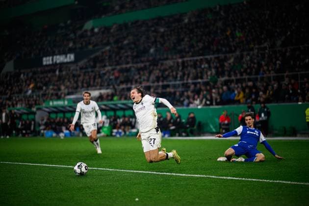 MOENCHENGLADBACH, GERMANY - 28 OCTOBER, 2025: Rocco Reitz - The football match of Germany Cup DFB Pokal Borussia Moenchengladbach vs Karlsruher SC at Borussia Park.  Copyright: xVitaliixKliuievx