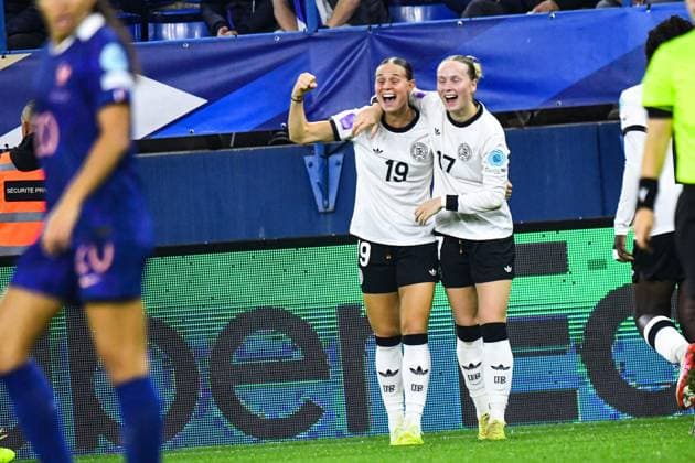 FOOTBALL : France Feminine vs Allemagne Feminine - Ligue des nations - Demi Finale retour - 28 10 2025 Joie des joueurs de l™equipe d™Allemagne aprÃ s le but de Klara Bühl (Allemagne) CaenFrance  Copyright: xBaptistexAutissierx