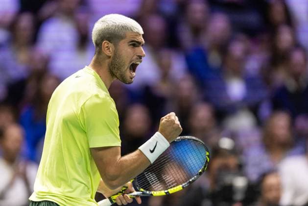 Rolex Paris Masters 2025 - Day Two Carlos Alcaraz (ESP) plays against Cameron Norrie (GBR) in the men s singles match on day two of the Paris ATP, Tennis Herren Masters 1000 tennis tournament at the Paris La Defense Arena in Nanterre, on the outskirts of Paris, on october 28, 2025. Paris France  Copyright: xIbrahimxEzzatx originalFilename:ezzat-notitle251028_npfTX.jpg