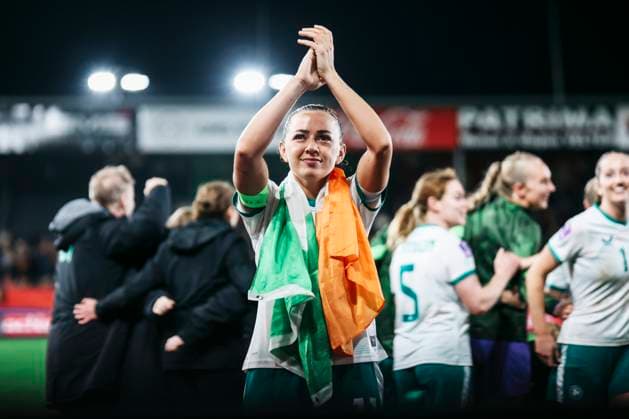 UEFA Women s Nations League Belgium vs Ireland, 28 10 2025 LEUVEN, BELGIUM OCTOBER 28 Katie McCabe Ireland, 11 celebrates after winning the Play Offs during the UEFA Womens Nations League Relegation Play Off match between Belgium and Ireland at Den Dreef Stadium onOctober 28, 2025 in Leuven, Belgium Copyright: xBEAUTIFULxSPORTS Freisenx