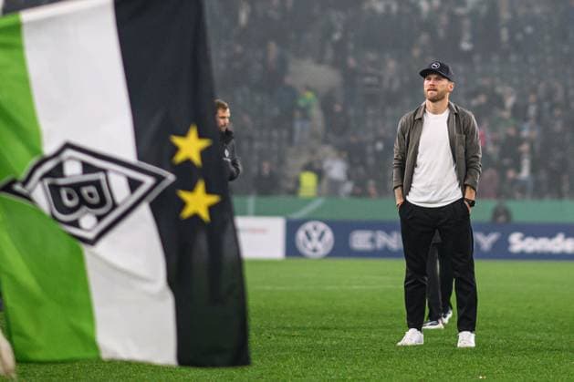 MOENCHENGLADBACH, GERMANY - 28 OCTOBER, 2025: Eugen Polanski - The football match of Germany Cup DFB Pokal Borussia Moenchengladbach vs Karlsruher SC at Borussia Park.  Copyright: xVitaliixKliuievx