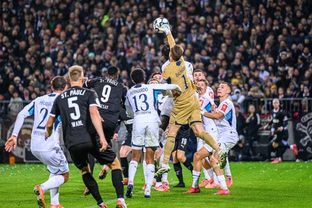 Soccer I Men I Season 2025 2026 I DFB Cup I 2 Round I FC St Pauli TSG 1899 Hoffenheim I 28 10 2025 Oliver Baumann 1, TSG 1899 Hoffenheim Hamburg Millerntor Stadion Hamburg Germany Copyright: xLobecax xHenningxRohlfsx