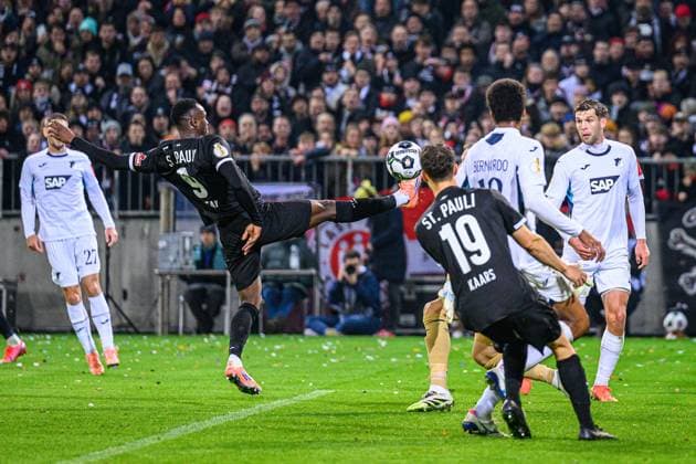 Soccer I Men I Season 2025 2026 I DFB Cup I 2 Round I FC St Pauli TSG 1899 Hoffenheim I 28 10 2025 Abdoulie Ceesay 9, FC St Pauli Hamburg Millerntor Stadion Hamburg Germany Copyright: xLobecax xHenningxRohlfsx