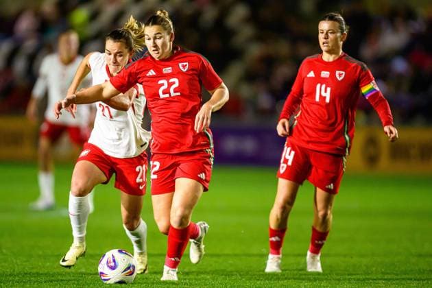 28.10.2025 WALIA , NEWPORT, STADION RODNEY PARADE, PILKA NOZNA KOBIET ( WOMEN S FOOTBALL) MECZ TOWARZYSKI WALIA (WALES - POLAND ) WALIA - POLSKA ¨NZ. PAULINA TOMASIAK ALICE GRIFFITHS FOTO RADOSLAW JOZWIAK CYFRASPORT NEWSPIX.PL --- Newspix.pl POLAND OUT!  RA1_3872