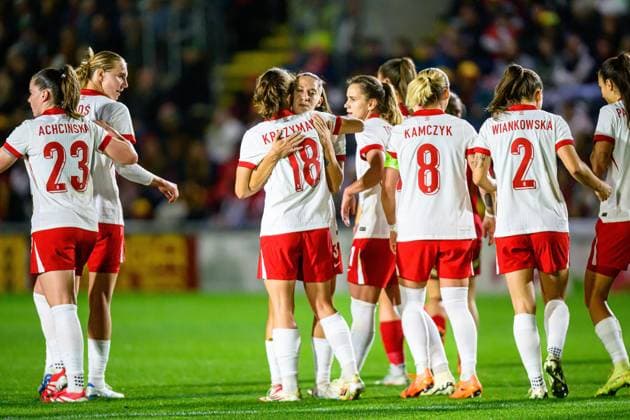 28.10.2025 WALIA , NEWPORT, STADION RODNEY PARADE, PILKA NOZNA KOBIET ( WOMEN S FOOTBALL) MECZ TOWARZYSKI WALIA (WALES - POLAND ) WALIA - POLSKA ¨NZ. WIKTORIA ZIENIEWICZ NADIA KREZYMAN FOTO RADOSLAW JOZWIAK CYFRASPORT NEWSPIX.PL --- Newspix.pl POLAND OUT!  RA1_4199