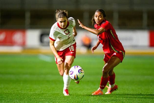 28.10.2025 WALIA , NEWPORT, STADION RODNEY PARADE, PILKA NOZNA KOBIET ( WOMEN S FOOTBALL) MECZ TOWARZYSKI WALIA (WALES - POLAND ) WALIA - POLSKA ¨NZ. NADIA KREZYMAN TEAGAN SCARLETT FOTO RADOSLAW JOZWIAK CYFRASPORT NEWSPIX.PL --- Newspix.pl POLAND OUT!  RA1_4267