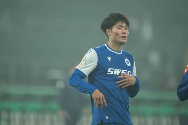 Borussia Mönchengladbach vs Karlsruher SC DFB-Pokal Shiou Fukuda of Karlsruher SC in action against Borussia Mönchengladbach during the DFB-Pokal second round match at Borussia-Park in Mönchengladbach, Germany, on October 28, 2025. Copyright: xTaiseixIwamotox