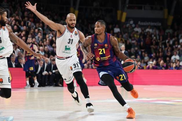October 28, 2025, Barcelona, Barcelona, Spain: Will Clyburn of FC Barcelona, Barca and Shavon Shields of EA7 Emporio Armani in action during the EuroLeague Regular Season Round 7 match played between FC Barcelona and EA7 Emporio Armani Milan at Palau Blaugrana on October 28, 2025 in Barcelona, Spain. Barcelona Spain - ZUMAa181 20251028_zaa_a181_115 Copyright: xJavierxBorregox
