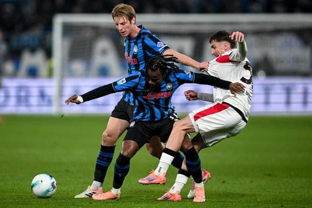 Cm Bergamo 28 10 2025 - campionato di calcio serie A Atalanta-Milan foto Cristiano Mazzi Image nella foto: Ademola Lookman-Alexis Saelemaekers-Marco Brescianini 