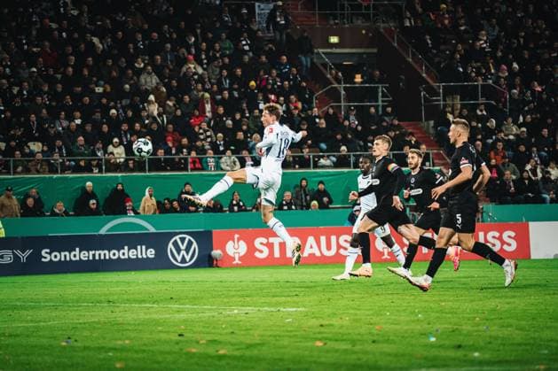 DFB Pokal St Pauli vs TSG Hoffenheim, 28 10 2025 HAMBURG, GERMANY OCTOBER 28 Wouter Burger TSG Hoffenheim, 18 with a big chance to score during the DFB Pokal match between DFB Pokal St Pauli vs TSG Hoffenheim at Millerntor Stadion on round 2 of the DFB Pokal on October 28, 2025 in Hamburg, Germany DFL REGULATES PROHIBIT ANY USE OF PHOTOGRAPHS AS IMAGE SEQUENCES AND OR QUASI VIDEO Copyright: xBEAUTIFULxSPORTS Tonhäuserx