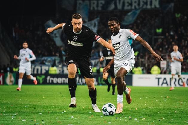 DFB Pokal St Pauli vs TSG Hoffenheim, 28 10 2025 HAMBURG, GERMANY OCTOBER 28 Hauke Wahl FC St Pauli, 5 in duel with Bazoumana Toure TSG Hoffenheim, 29 during the DFB Pokal match between DFB Pokal St Pauli vs TSG Hoffenheim at Millerntor Stadion on round 2 of the DFB Pokal on October 28, 2025 in Hamburg, Germany DFL REGULATIONS PROHIBIT ANY USE OF PHOTOGRAPHS AS IMAGE SEQUENCES AND OR QUASI VIDEO Copyright: xBEAUTIFULxSPORTS Tonhäuserx