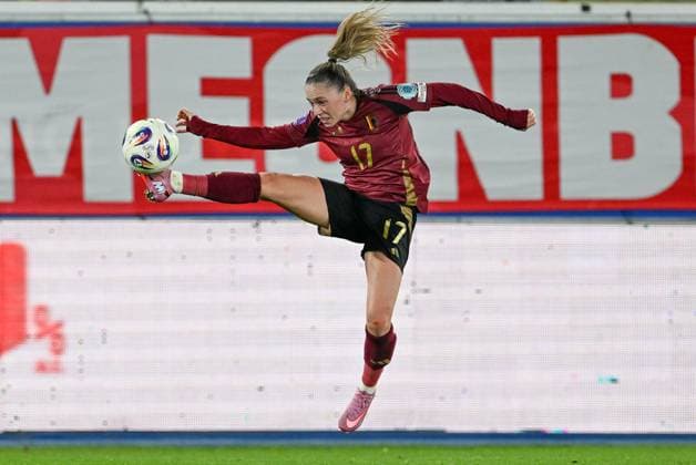 BELGIUM VS IRELAND Jill Janssens (17) of Belgium pictured during a women football game between the national teams of the republic of Ireland and Belgium, called the Red Flames for the second leg of the Promotion relegation play-off in the Uefa Womens Nations League 2025, on Tuesday 28 October 2025 in Leuven , BELGIUM . Photo Sportpix David Catry Leuven King Power Stadium BELGIUM  Copyright: xSportpix.bex xDavidxCatryxDavidxCatryx