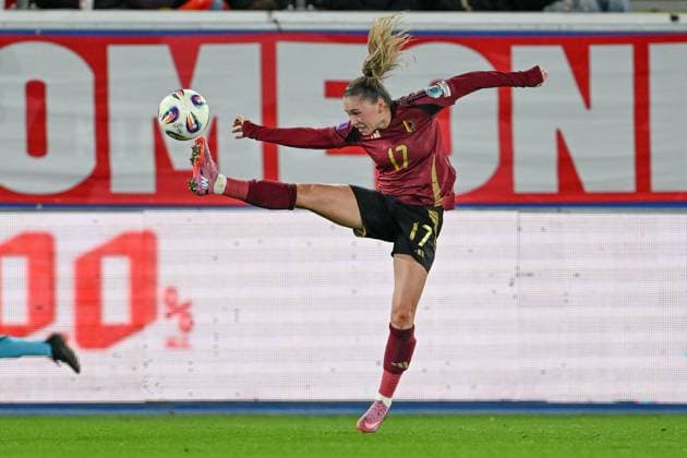 BELGIUM VS IRELAND Jill Janssens (17) of Belgium pictured during a women football game between the national teams of the republic of Ireland and Belgium, called the Red Flames for the second leg of the Promotion relegation play-off in the Uefa Womens Nations League 2025, on Tuesday 28 October 2025 in Leuven , BELGIUM . Photo Sportpix David Catry Leuven King Power Stadium BELGIUM  Copyright: xSportpix.bex xDavidxCatryxDavidxCatryx