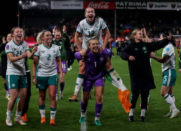 2025 UEFA Women s Nations League Promotion Relegation Play-off Second Leg, King Power at Den Dreef, Leuven, Belgium 28 10 2025 Belgium vs Republic of Ireland Ireland s Anna Patten and goalkeeper Grace Moloney celebrate after the match Anna Patten and Grace Moloney celebrate after the match 28 10 2025  Copyright: x INPHO RyanxByrnex RB2_6420