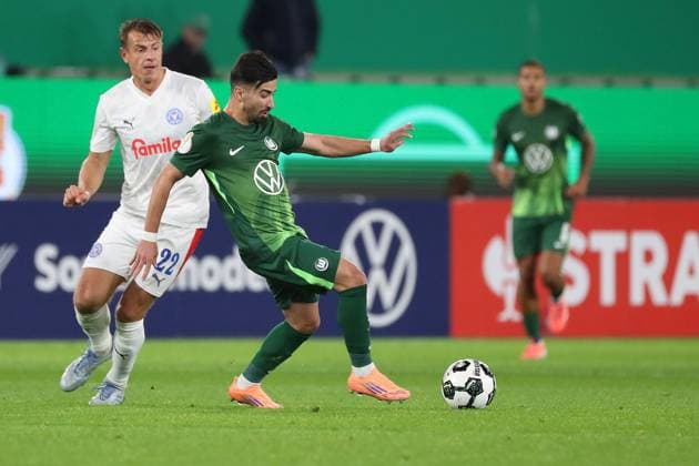 VfL vs Kiel, 2 round DFB Cup Wolfsburg, 28 10 2025, FOOTBALL VfL Wolfsburg vs Holstein Kiel, 2 round DFB Cup, season 2025 26 Stefan Schwab Holstein Kiel , Mohammed Amoura VfL Wolfsburg Wolfsburg