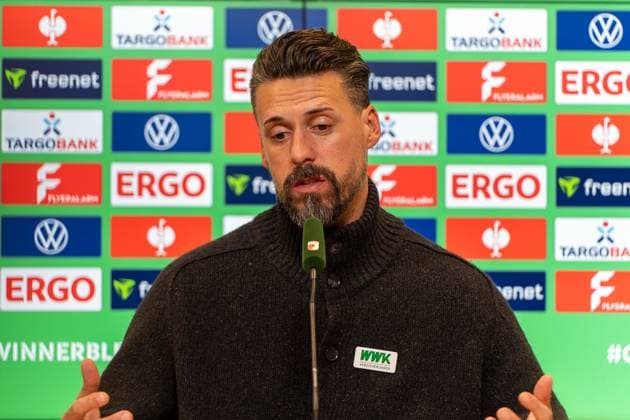 Sandro Wagner FC Augsburg, Coach , PK, Press conference, GER, FC Augsburg vs VfL Bochum, Football, DFB Pokal, 2nd round, 2025 2026 season, 28 10 2025, DFL REGULATES PROHIBIT ANY USE OF PHOTOGRAPHS AS IMAGE SEQUENCES AND OR QUASI VIDEO, GER, FC Augsburg vs VfL Bochum, Football, DFB Pokal, 2nd round, 2025 2026 season, 28 10 2025, Augsburg Copyright: xEibner-Pressefoto EdwardxCheungx EP_ECG