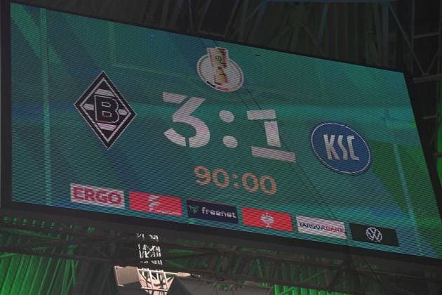 Final result 3 1 on the scoreboard, general, feature, border motif, symbol photo football, DFB Pokal, 2 main round, Borussia Moenchengladbach MG Karlsruher SC KA 3 1 on 28 10 2025 at Borussiapark Moenchengladbach Germany DFL regulations prohibit any use of photographs as image sequences and or quasi video Â