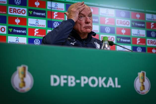Head coach Uwe Roesler VfL Bochum at the press conference, FC Augsburg vs VfL Bochum 1848, football, men, DFL, DFB Cup, season 2025 2026, WWK Arena, second round, 28 10 2025 Augsburg Bavaria Germany Copyright: xkolbert-press MartinxAgüerax