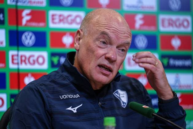 Head coach Uwe Roesler VfL Bochum at the press conference, FC Augsburg vs VfL Bochum 1848, football, men, DFL, DFB Cup, season 2025 2026, WWK Arena, second round, 28 10 2025 Augsburg Bavaria Germany Copyright: xkolbert-press MartinxAgüerax