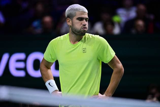 TENNIS : Rolex Paris Masters - Paris - 28 10 2025 Attitude of Carlos Alcaraz ( Spain ) during the Rolex Paris Masters at Paris La Defense Arena on October 28, 2025 in Nanterre, France. (Photo by Federico Pestellini PSNewz ) ParisFrance  Copyright: xFedericoxPestellinix