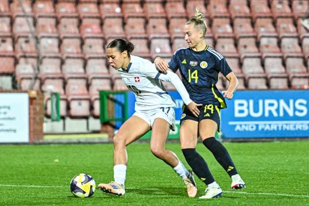 Scotland Women v Switzerland Women International Friendly, Länderspiel, Nationalmannschaft Rachel McLauchlan of Scotland Women and Iman Benny of Switzerland Women during the International Friendly match at KDM Group East End Park, Dunfermline UK Newspapers OUT Copyright: xJamiexJohnstonx FIL-22414-0091