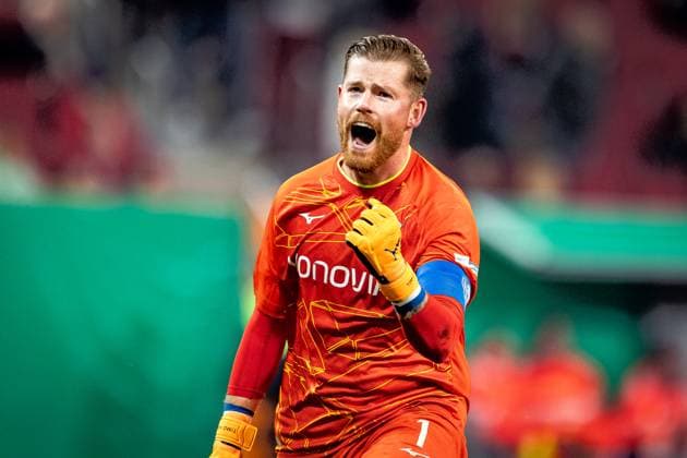 Football, Season 2025 2026, DFB Pokal, WWK Arena Augsburg, 2 Round, FC Augsburg VfL Bochum, 28 10 2025 28 10 2025, Football, Season 2025 2026, DFB Pokal, WWK Arena Augsburg, 2 Round, FC Augsburg VfL Bochum, Cheering Emotions Joy with the final whistle 1 Timo Horn VfL Bochum Photo Lucca Fundel Augsburg WWK Arena Bayern Germany