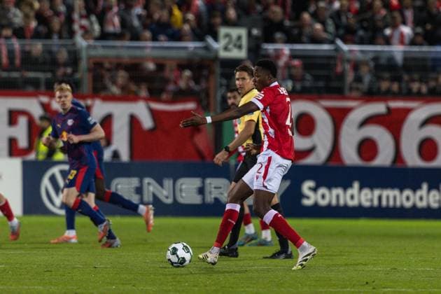 GER, DFB Pokal, 2 Round, FC Energie Cottbus RB Leipzig 28 10 2025, LEAG Energie Stadion, Cottbus, GER, DFB Pokal, 2 Round, FC Energie Cottbus RB Leipzig King Manu FC Energie Cottbus 2 Â nordphotoxGmbHxx xAlexanderxTrienitz nph00051