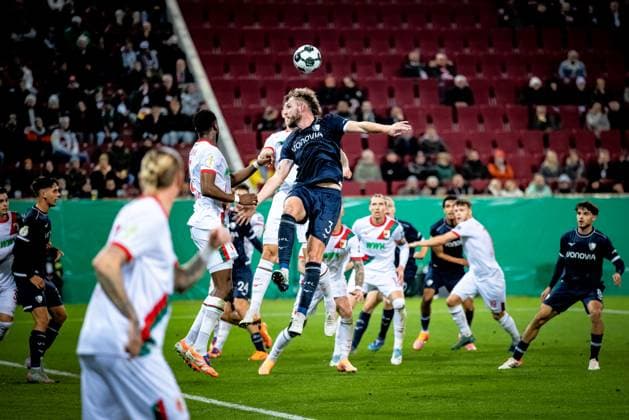 Football, Season 2025 2026, DFB Pokal, WWK Arena Augsburg, 2 Round, FC Augsburg VfL Bochum, 28 10 2025 28 10 2025, Football, Season 2025 2026, DFB Pokal, WWK Arena Augsburg, 2 Round, FC Augsburg VfL Bochum, Photo Lucca Fundel Augsburg WWK Arena Bayern Germany