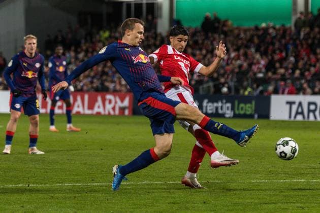 GER, DFB Pokal, 2nd round, FC Energie Cottbus RB Leipzig 28 10 2025, LEAG Energie Stadion, Cottbus, GER, DFB Pokal, 2nd round, FC Energie Cottbus RB Leipzig Lukas Klostermann RB Leipzig 16 Â nordphotoxGmbHxx xAlexanderxTrienitz nph00051