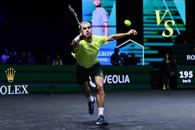 TENNIS : Rolex Paris Masters - Paris - 28 10 2025 Carlos Alcaraz ( Spain ) during the Rolex Paris Masters at Paris La Defense Arena on October 28, 2025 in Nanterre, France. (Photo by Federico Pestellini PSNewz ) ParisFrance  Copyright: xFedericoxPestellinix