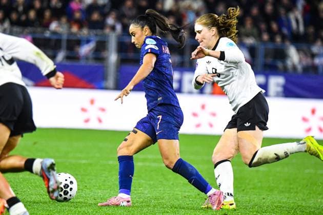 FOOTBALL : France Feminine vs Allemagne Feminine - Ligue des nations - Demi Finale retour - 28 10 2025 Sakina Karchaoui (France) Sjoeke Nüsken (Allemagne) CaenFrance  Copyright: xBaptistexAutissierx