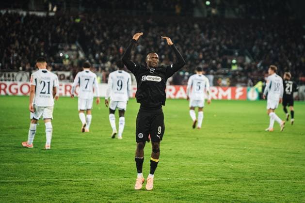 DFB Pokal St Pauli vs TSG Hoffenheim, 28 10 2025 HAMBURG, GERMANY OCTOBER 28 goal, celebration during the DFB Pokal match between DFB Pokal St Pauli vs TSG Hoffenheim at Millerntor Stadion on round 2 of the DFB Pokal on October 28, 2025 in Hamburg, Germany DFL REGULATIONS PROHIBIT ANY USE OF PHOTOGRAPHS AS IMAGE SEQUENCES AND OR QUASI VIDEO Copyright: xBEAUTIFULxSPORTS Tonhäuserx