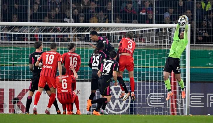 Penalty area scene, goal area scene Goalkeeper Diant Ramaj 1 FC Heidenheim 1846 FCH 41 Action 1 FC Heidenheim 1846 FCH vs Hamburger SV HSV DFB Pokal Second Round 28 10 2025 DFL REGULATIONS PROHIBIT ANY USE OF PHOTOGRAPHS AS IMAGE SEQUENCES AND OR QUASI VIDEO 1 FC Heidenheim 1846 FCH vs Hamburger SV HSV