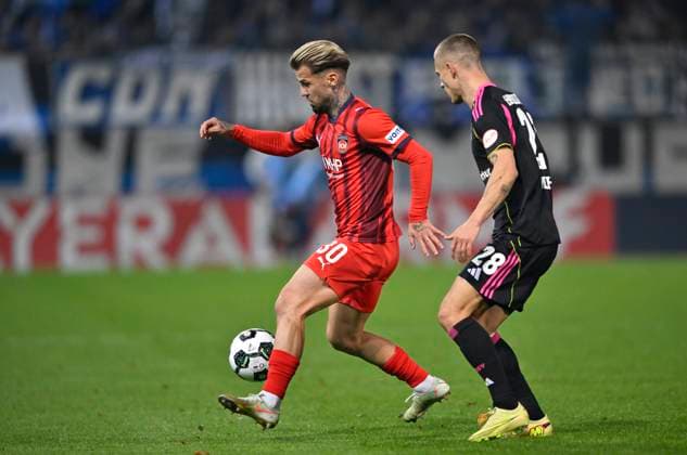 Duel, action Niklas Dorsch 1 FC Heidenheim 1846 FCH 30 vs Miro Muheim Hamburger SV HSV 28 1 FC Heidenheim 1846 FCH vs Hamburger SV HSV DFB Pokal Second Round 28 10 2025 DFL REGULATIONS PROHIBIT ANY USE OF PHOTOGRAPHS AS IMAGE SEQUENCES AND OR QUASI VIDEO 1 FC Heidenheim 1846 FCH vs Hamburger SV HSV