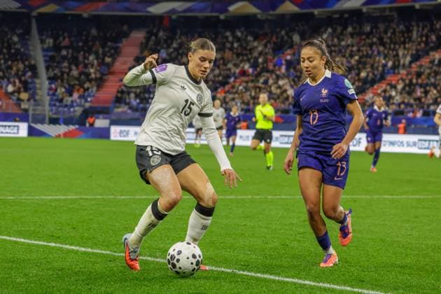 Caen, France October 28, 2025 UEFA Nations League Women 2025 2026 France vs Germany Pictured from left Selina Cerci Germany and Selma Bacha France Stade Michel dÂ Ornano Copyright: xFotostandx xFantinix