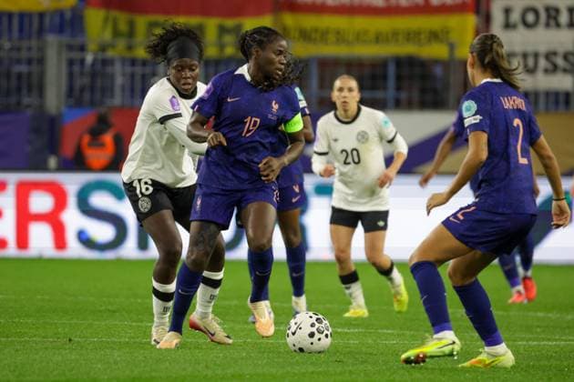 Caen, France 28 October 2025 UEFA Nations League Women 2025 2026 France vs Germany In the picture from left in the duel Nicole Anyomi Germany and Griedge Mbock Bathy France Stade Michel dÂ Ornano Copyright: xFotostandx xFantinix