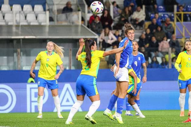 CALCIO - Amichevole - Italy Women vs Brazil Women Valentina Bergamaschi and Bruna Santos Nhaia during Italy Women vs Brazil Women, Friendly football match in Parma, Italy, October 28 2025 Parma Italy  Copyright: xIPAxSport ABACAx